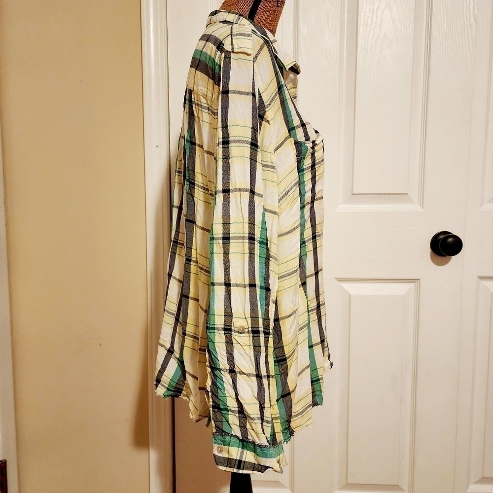 Cato Plaid Flannel Shirt Long Roll-Tab Sleeves Frayed Hem 26/28W Plus Size EUC - Picture 2 of 11